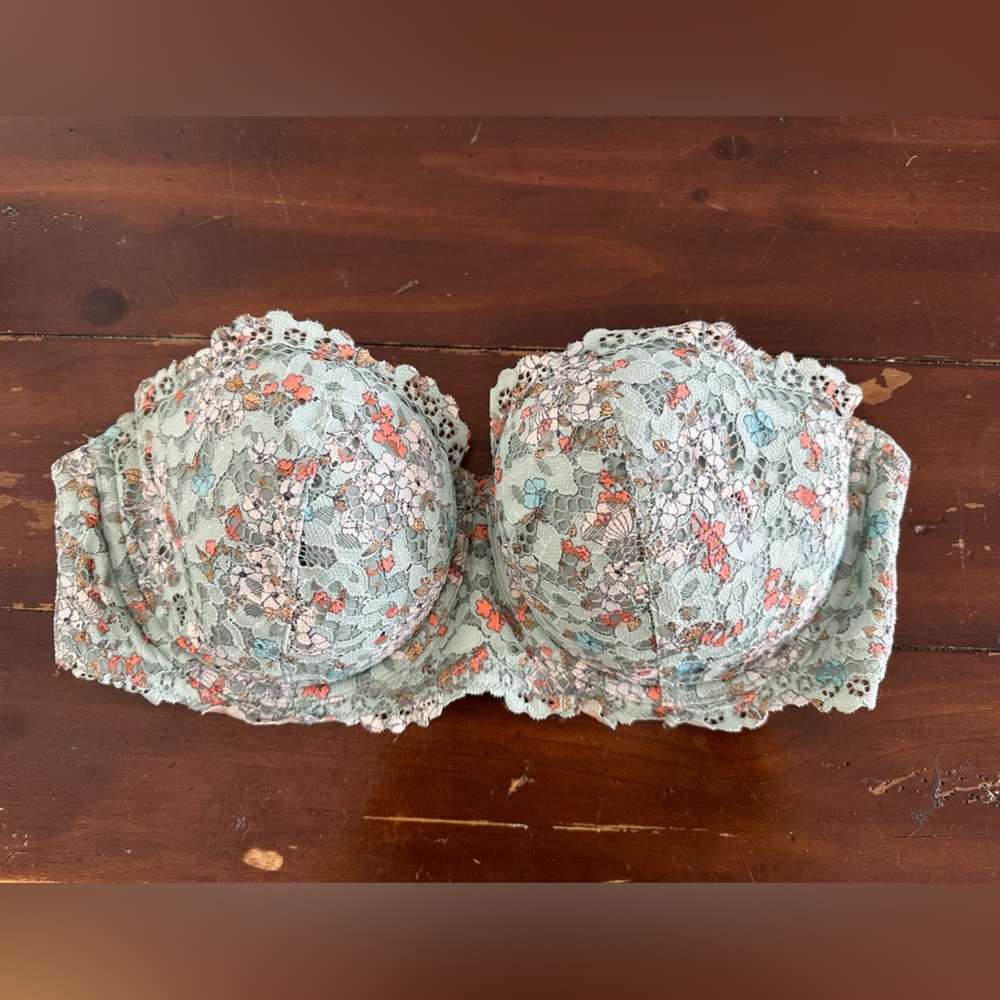 Victoria’s Secret Strapless Bra